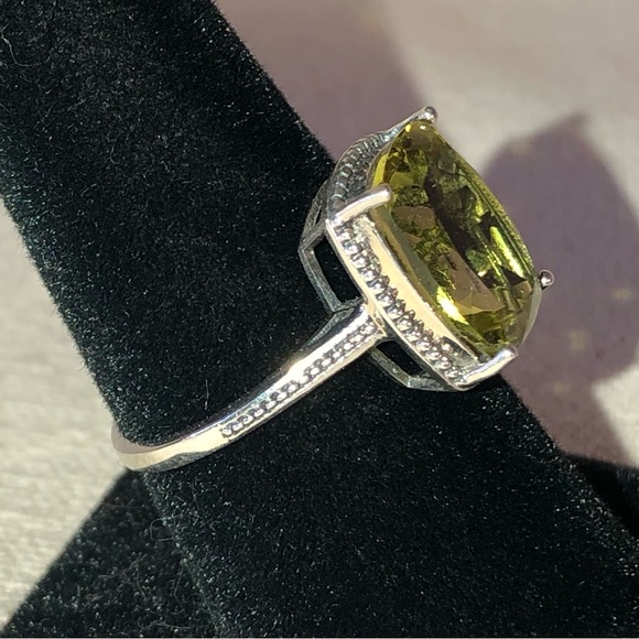 .925 Sterling Silver & Faceted Peridot Gemstone Ring sz 10 - Picture 2 of 10